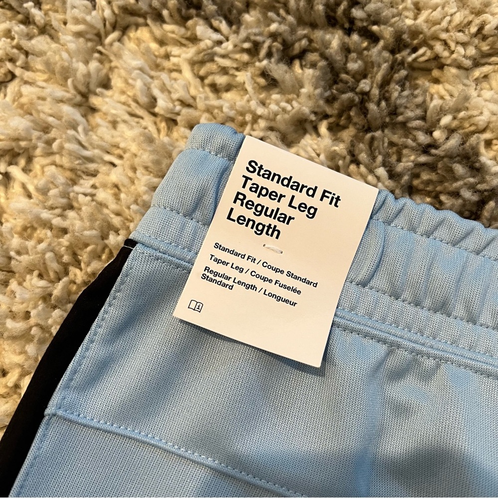 ✔️NWT✔️ NIKE Sportswear Air Max Shorts - Picture 8 of 10